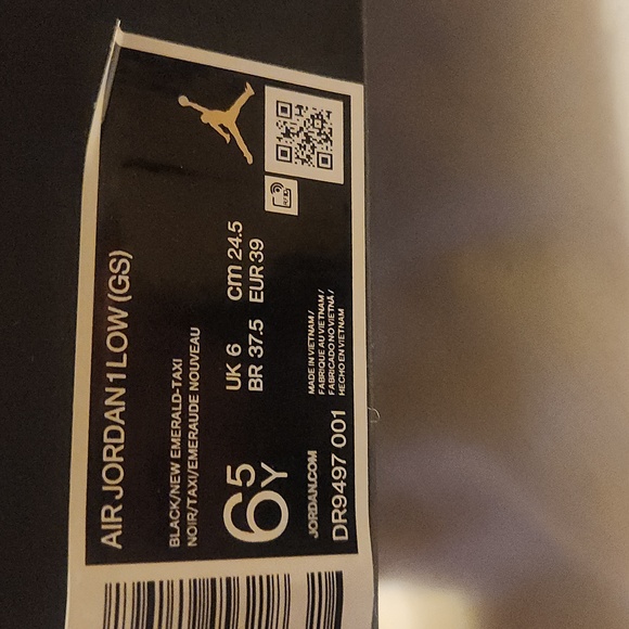 Brand NWOT Jordan 1 lows - Picture 5 of 6
